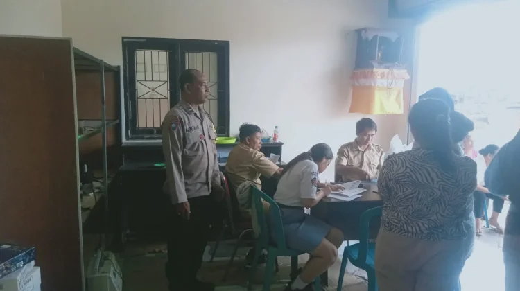526 Warga Tegalbadeng Timur Terima Bantuan Beras CPP