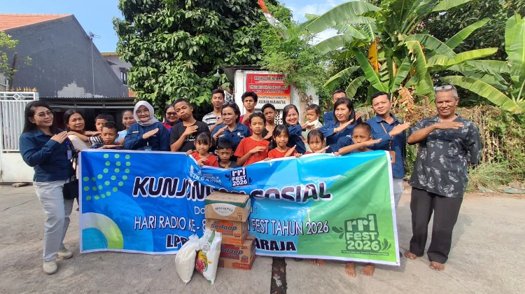 RRI Singaraja Antarkan Kasih ke Panti Asuhan Maranatha