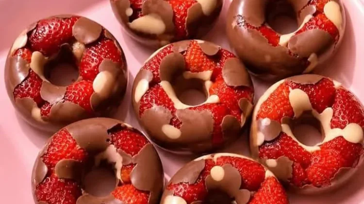 Kombinasi Maut! Manis Segar Donat Berry Callebaut yang lagi Hits