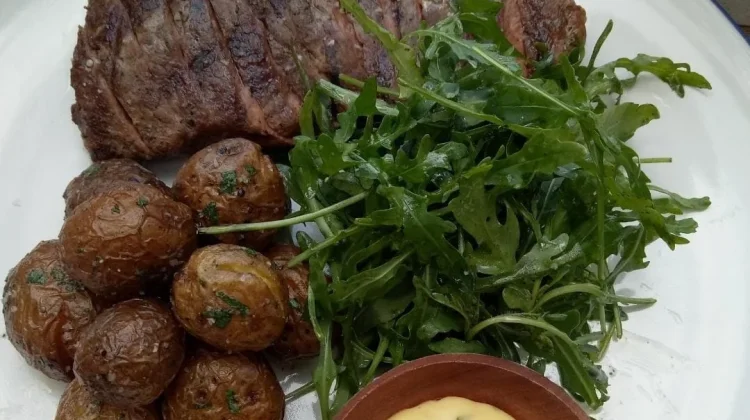 Asal Mula Steak, dari Tradisi Memasak Daging hingga Hidangan Dunia