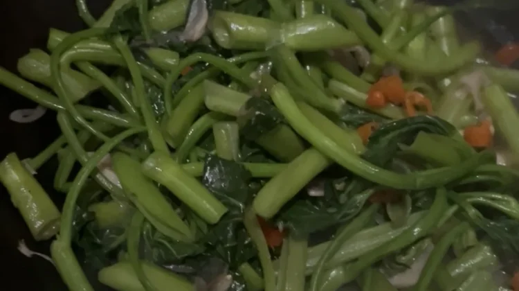 Resep dan Cara Membuat Tumis Kangkung Saus Tiram: Hijau, Segar, dan Renyah