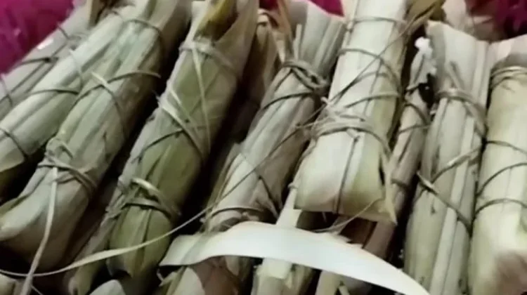 Jajan Bantal Alem: Kelezatan Ketan dan Kelapa dalam Simbol Keharmonisan Bali