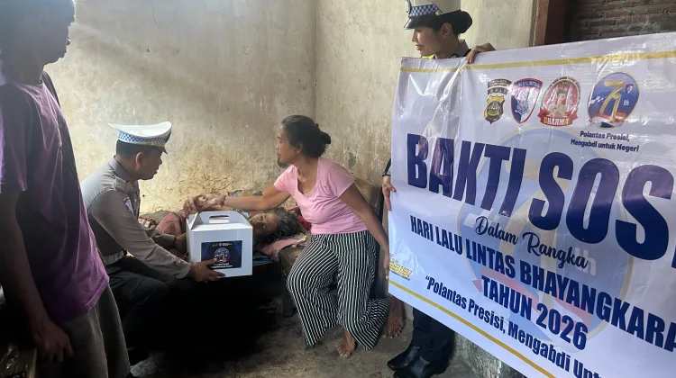 Satlantas Polres Jembrana Hadir Berbagi untuk Warga