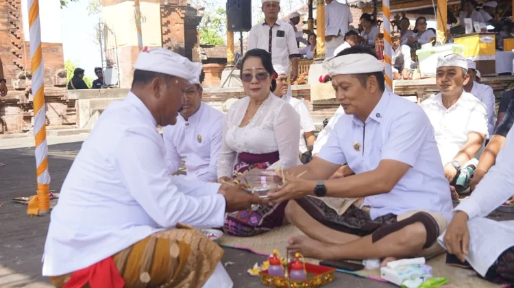 Pujawali Pura Dangkahyangan Rambut Siwi