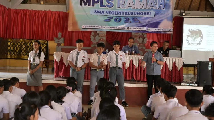 KPU Buleleng Bekali 100 Siswa SMA Negeri 1 Busungbiu Jadi Pemilih Cerdas dan Kritis