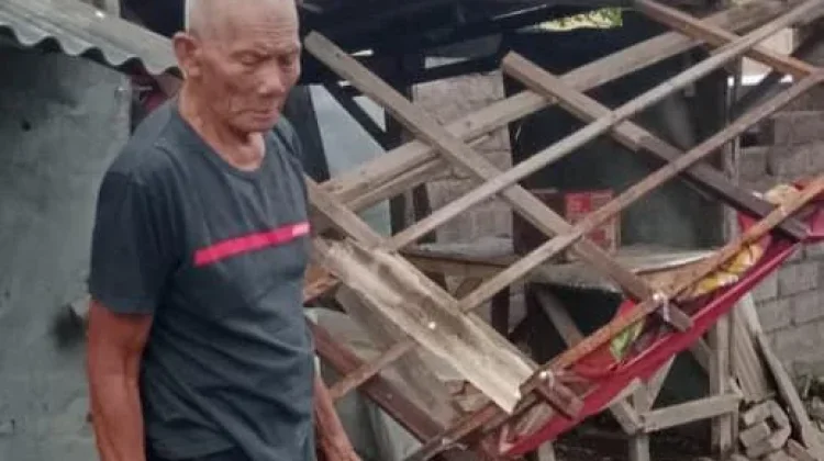 Bus Masuk Gang di Gilimanuk, Warung Warga Rusak Ditabrak