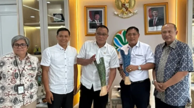 Menteri Lingkungan Hidup Apresiasi Inovasi Kaki Palsu Berbahan Sampah Plastik