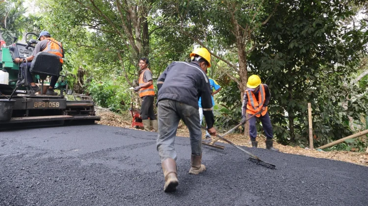 Perbaikan Jalan Dencarik-Munduk Perkuat Akses Desa Pedawa