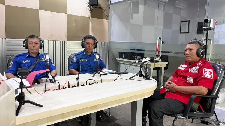 Tak Hanya Padamkan Api, Damkar Buleleng juga Layani Situasi Non Kebakaran
