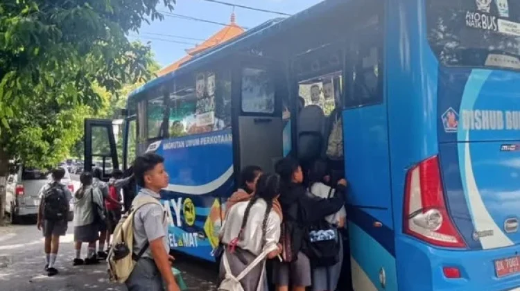 Tekan Risiko Kecelakaan Pelajar, Pemkab Buleleng Usulkan Bus Sekolah ke Kemenhub