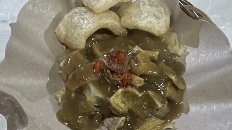 Menjelajah Serapah Sapi: Primadona Kuliner Bali yang Kaya Rempah dan Kian Langka