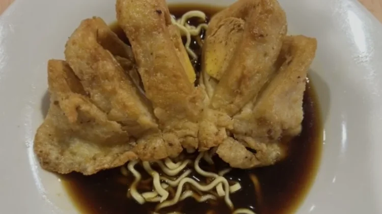 Bukan Cuma Kapal Selam, Kenalan dengan Jenis Pempek Asli Palembang Bikin Ngiler