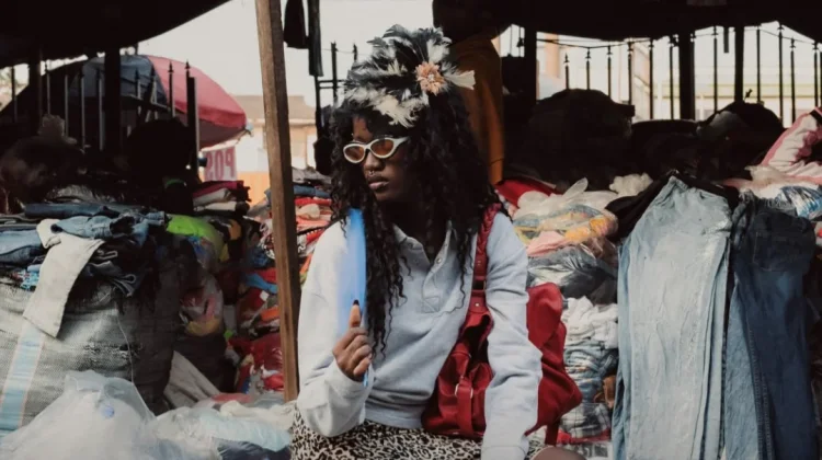 Dari Thrift Fashion ke Runway Chanel, Rachel Ojuromi Wujudkan Mimpi di PFW