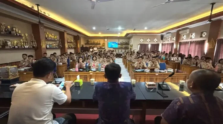 PLN Mengajar Kenalkan Literasi Listrik dan Layanan Digital Siswa Bali