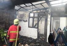 Rumah dan Praktik Dokter di Pohsanten Terbakar