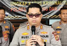 CCTV Bongkar Aksi Congkel Jok Motor di GOR