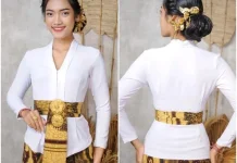 Kebaya Adat Bali ke Pura