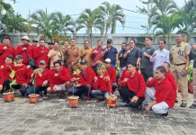 I Nyoman Sutjidra Ajak Petani Subak Abian Garap Lahan Kritis, 4.000 Bibit Produktif