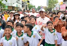 Awali Rangkaian HUT Ke-422 Kota Singaraja, Sutjidra-Supriatna Jalan Santai Bersama