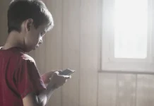 Pemerintah Batasi Akun Digital Anak di Bawah 16 Tahun