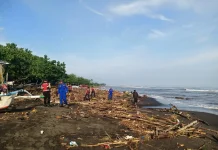 Pencarian Korban Banjir Banjar Berlanjut, Tim SAR Sisir Pantai Kalianget