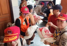 Pramuka Buleleng Turun Tangani Dampak Banjir Bandang Desa Banjar