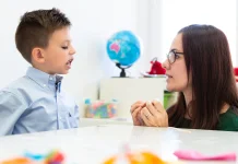 Penggunaan Gadget Berlebih Picu Risiko Speech Delay pada Anak