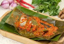 Pepes Ikan: Lezatnya Aroma Daun Pisang yang Menggoda Selera