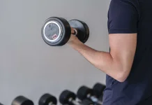 Tips Memulai Latihan Beban Bagi Pemula agar Otot Kuat dan Bebas Cedera