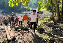 Bupati Kembang Salut Kebersamaan Warga dan TNI Bangun Jembatan Garuda