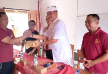 Tinjau SDN 5 Banjar, DPRD Bali Salurkan Bantuan Rp133 Juta