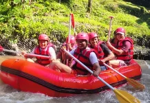 Jajal Derasnya Arus Sungai Ayung, FAJI Buleleng Asah Teknik dan Kekompakan Atlet