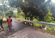 Tekan Kecelakaan, Dishub Buleleng Pasang Guardrail di Jalur Kaliasem-Tigawasa