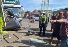 Bus Tabrak Mobil Parkir di Jalur Denpasar–Gilimanuk