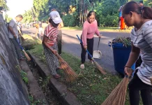 Warga Banyualit Gelar Gotong Royong Dukung Gerakan Bali Bersih Sampah