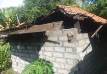 Diterjang Angin Kencang, Atap Dapur Warga Roboh