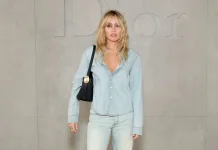 Miley Cyrus Jadi Generasi 90-an Pertama yang Raih Bintang Hollywood Walk of Fame