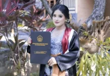 Intip Pofil Putri Adelia, Guru Bahasa Bali yang Viral Unik Memberi Nilai Siswa