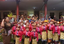 Wabup Ipat Hadiri Acara Pelepasan Siswa TK Negeri Pembina Melaya