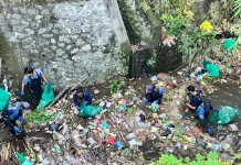Aksi Bersih Sungai Penarukan Kumpulkan 187 Kilogram Sampah