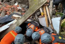 Banjir Baktiseraga Telan Korban, Jenazah Ditemukan di Runtuhan