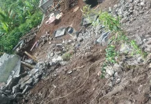 Longsor Terjang Rumah Warga di Sepang