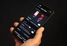 Manfaat Mengaktifkan Fitur 'Dark Mode' di Smartphone untuk Kesehatan Mata