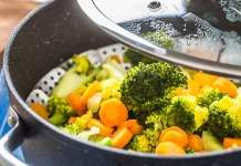 Mengenal Teknik Memasak Steaming untuk Menjaga Nutrisi Sayuran