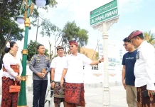 Sampah Plastik Jadi Plang Jalan, Wajah Baru Kota Singaraja