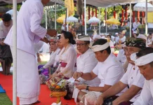 Piodalan Jagatnatha, Wabup Supriatna Ajak Perkuat Nilai Spiritual Umat