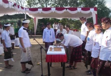 Bupati Jembrana Lantik Lima Kepala OPD di tengah TPA Peh