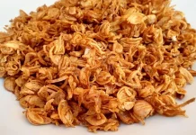 Bawang Goreng, Pelengkap Sederhana yang Mampu Mengangkat Cita Rasa Masakan