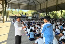 KPU Buleleng Bekali 407 Siswa SMKN 1 Kubutambahan Soal Demokrasi