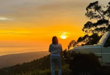 Sensasi Berburu Sunrise dan Pesona Black Lava dengan Jeep Wisata